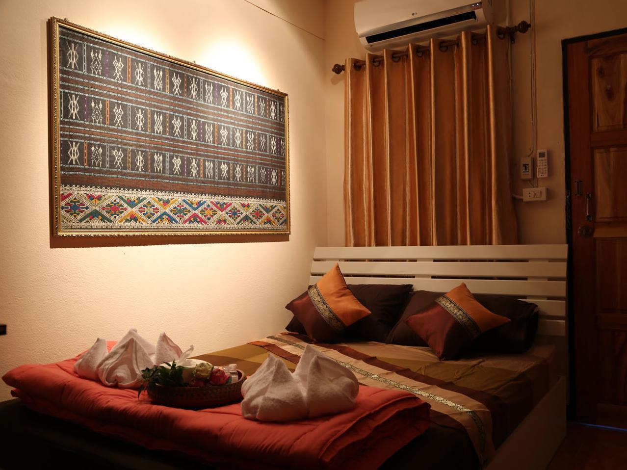 Golden Fort Guesthouse 치앙마이 외부 사진