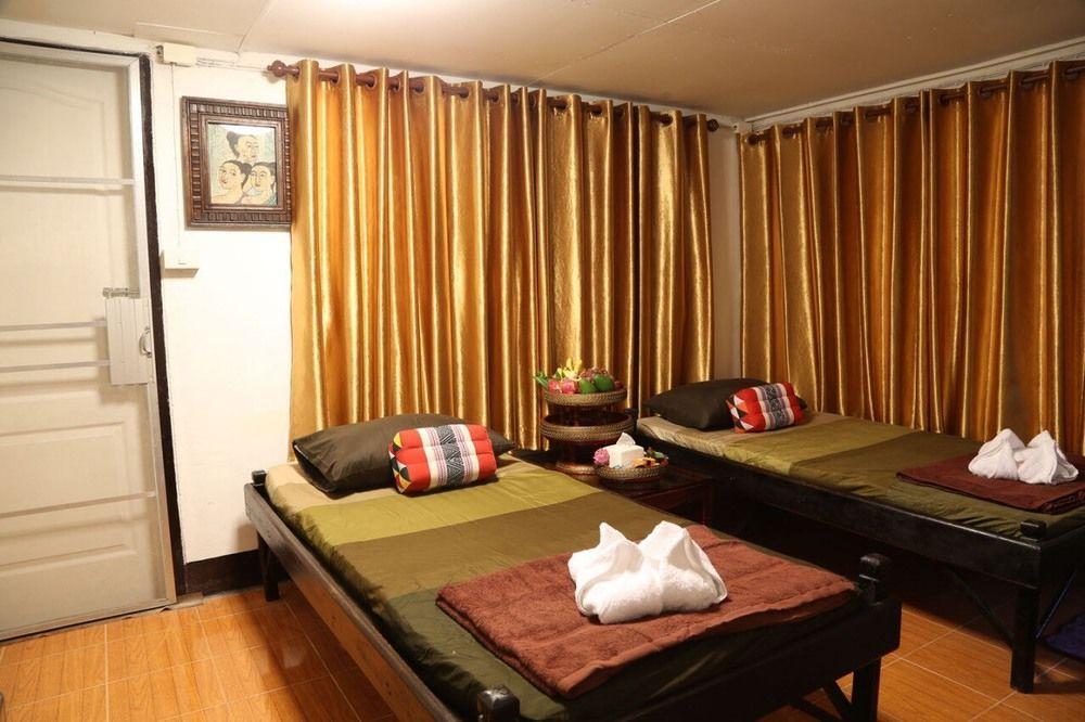 Golden Fort Guesthouse 치앙마이 외부 사진