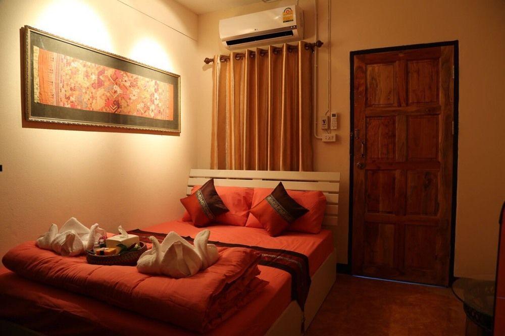 Golden Fort Guesthouse 치앙마이 외부 사진