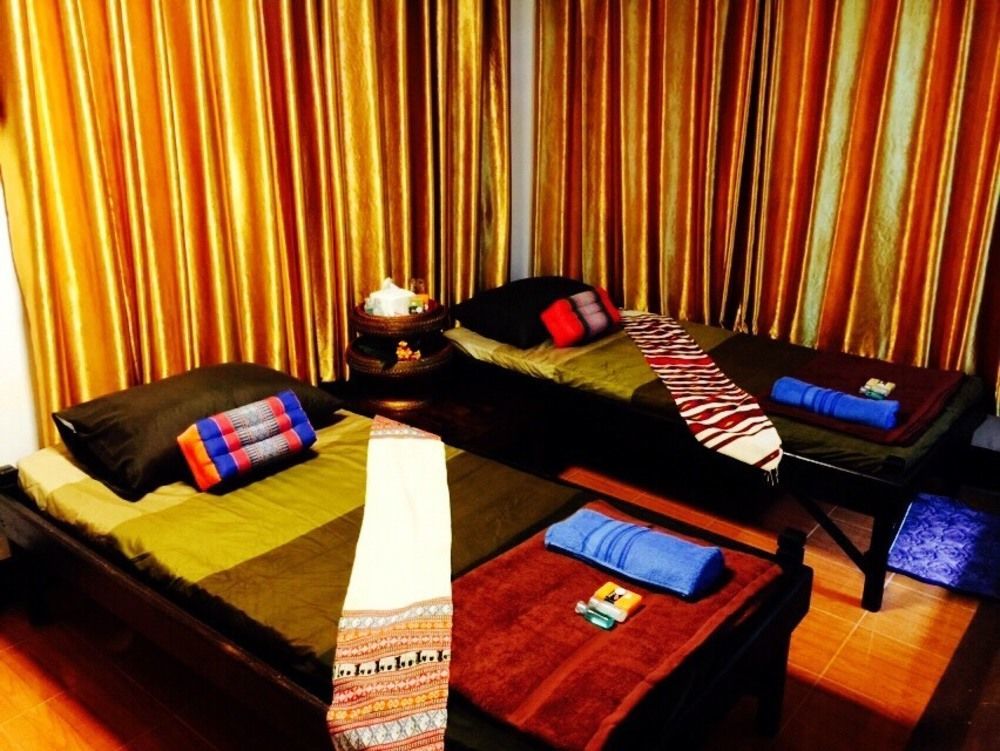 Golden Fort Guesthouse 치앙마이 외부 사진