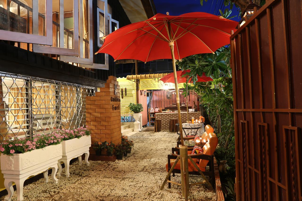 Golden Fort Guesthouse 치앙마이 외부 사진