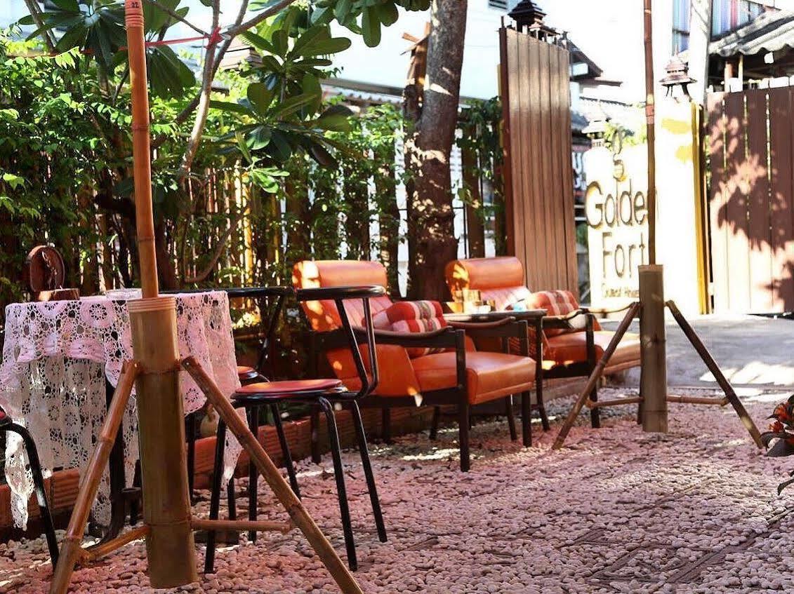 Golden Fort Guesthouse 치앙마이 외부 사진
