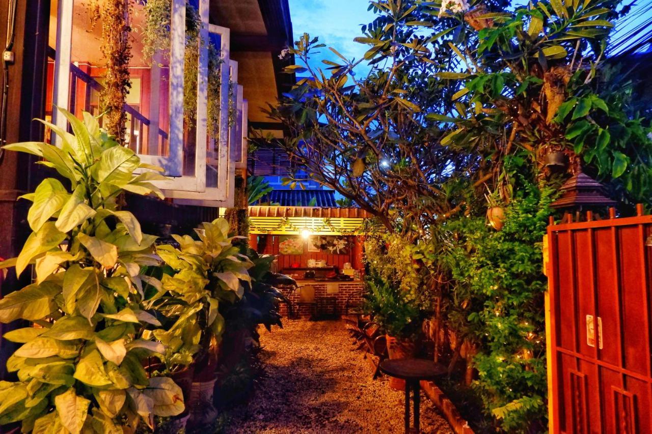 Golden Fort Guesthouse 치앙마이 외부 사진