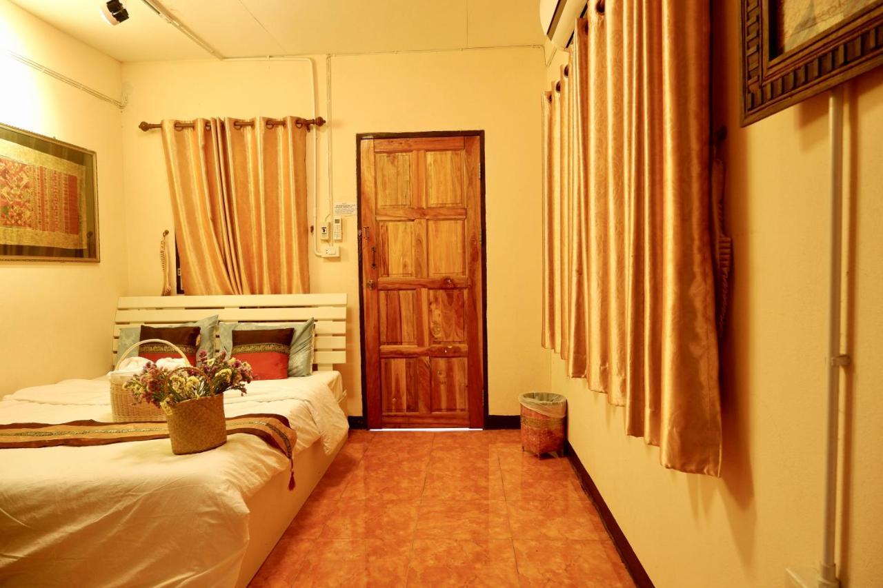 Golden Fort Guesthouse 치앙마이 외부 사진