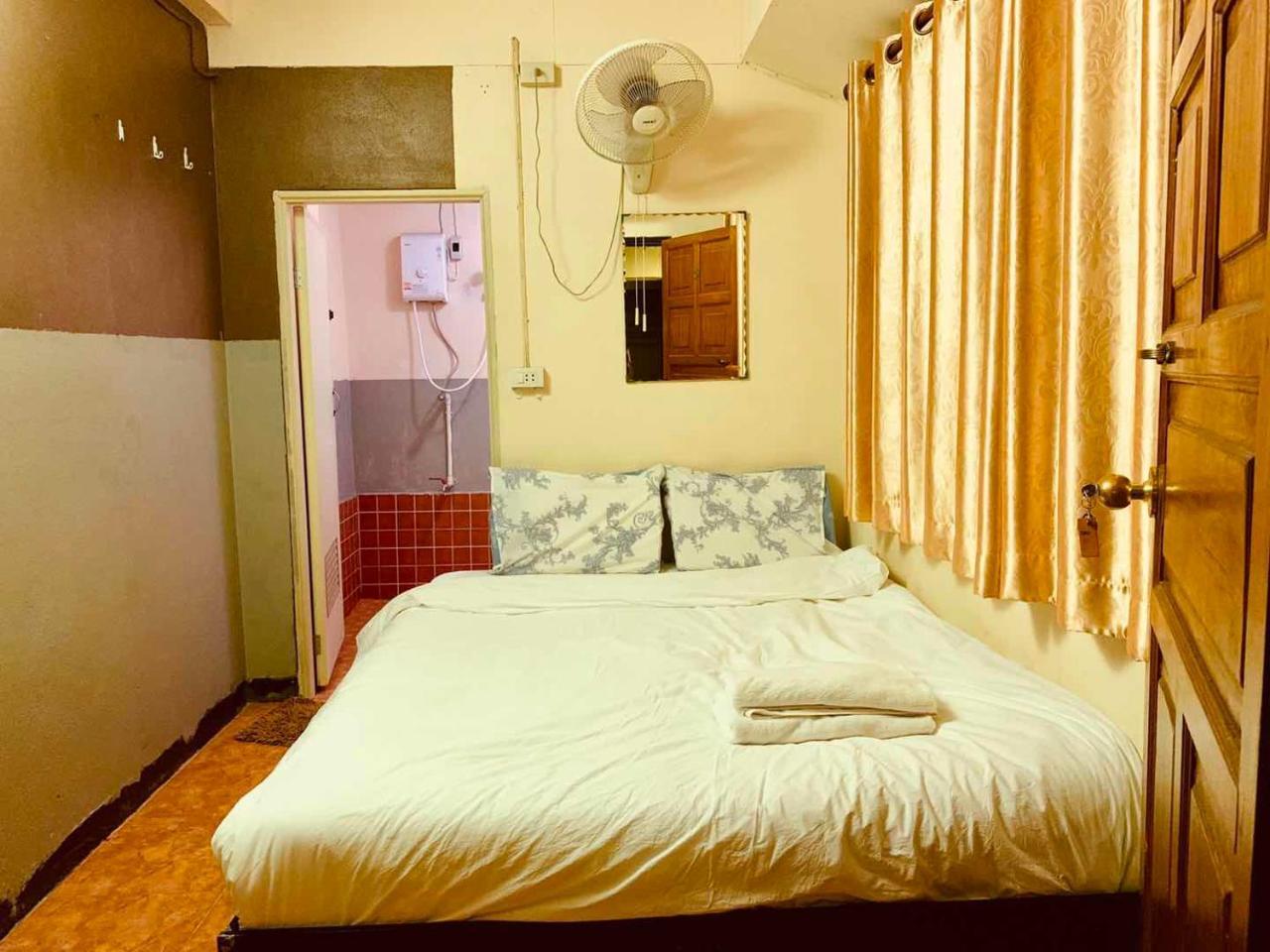Golden Fort Guesthouse 치앙마이 외부 사진