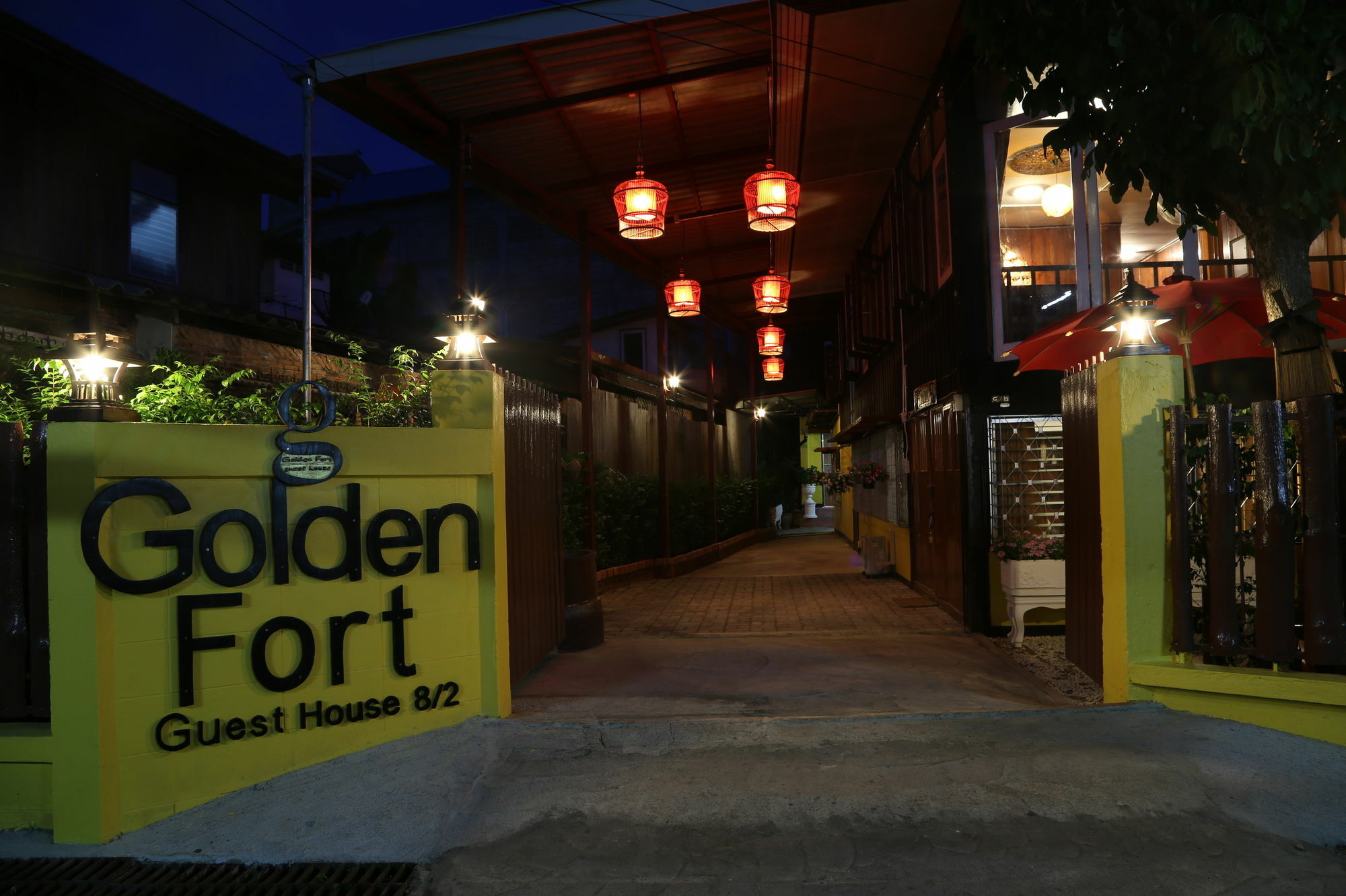 Golden Fort Guesthouse 치앙마이 외부 사진