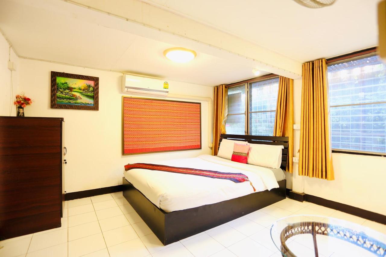 Golden Fort Guesthouse 치앙마이 외부 사진